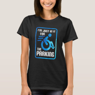私は車イスの駐車場用に入っている Tシャツ