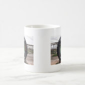 私は退職した、私再生されますではないです: 採鉱トラックのタイヤ コーヒーマグカップ (中央)