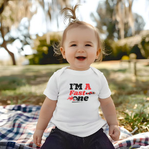 私は速い一男一誕生日パーティーだ トドラーTシャツ
