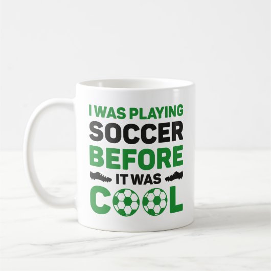 私は遊サッカーだったカッコいい コーヒーマグカップ (左)