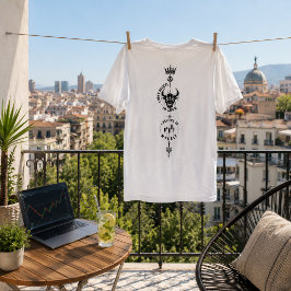 私は運を信じるのではなく自分を信じる Tシャツ