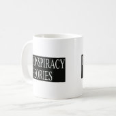私は陰謀論を愛します コーヒーマグカップ (正面左)