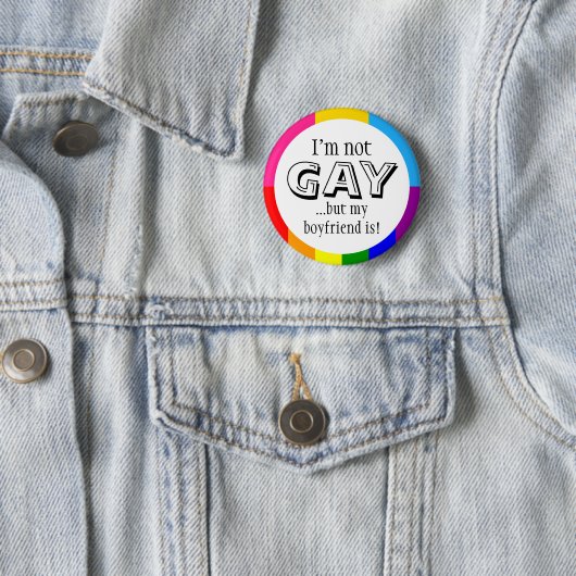私は陽気ではないですが、私のボーイフレンドはそうです 缶バッジ (インサイチュ)