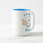 "私は雌ヒツジ"のかわいく小さい子ヒツジの青及び白愛します ツートーンマグカップ (正面右)