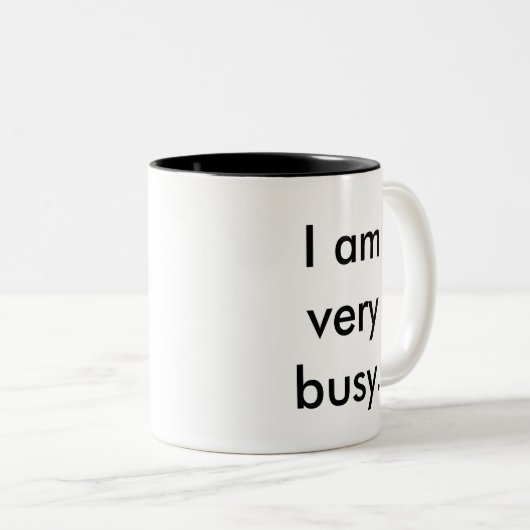 私は非常に忙しい2ある調子を与えられたマグです ツートーンマグカップ (正面右)