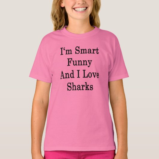 私は頭が切れるサメおもしろいが大好き Tシャツ (正面)