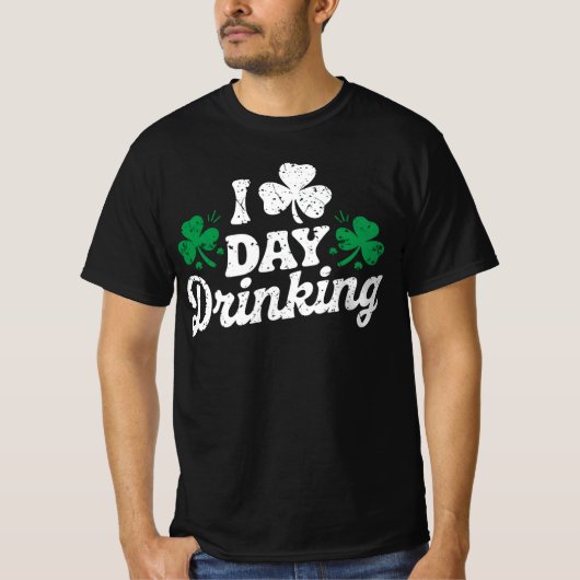 私は飲む日が大好きおもしろいセントパトリックの日アイルランド語 Tシャツ (正面)