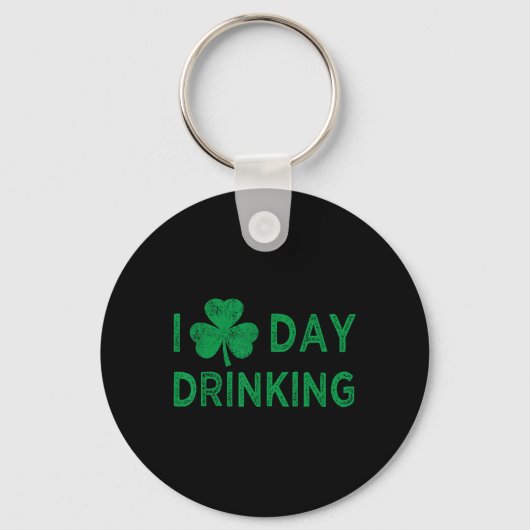 私は飲む日が大好きSt patricks dayおもしろい男達 キーホルダー (正面)