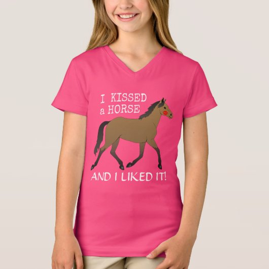 「私は馬にキスをしたので気に入った」とベイポニー Tシャツ (正面)
