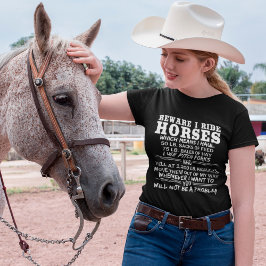 私は馬の馬馬馬小屋のおもしろいユーモアに乗る Tシャツ