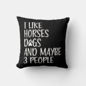 私は馬犬と多分3人が好きおもしろい クッション (正面)