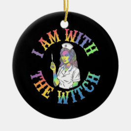 私は魔女と一緒にいる – & 不気味神秘的なハロウィーン セラミックオーナメント
