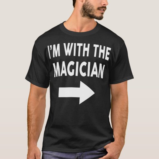 私は魔術師と一緒にハロウィンの衣装を着ている Tシャツ (正面)