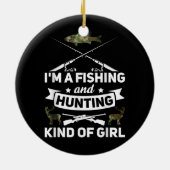 私は魚釣りで狩りの女の子フィッシャ セラミックオーナメント (裏面)