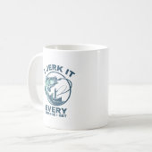 私は魚釣りを得るたびに引っ張るおもしろい コーヒーマグカップ (正面左)