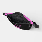 私は黒とピンクの縫い物が素晴らしい ファニーパック (見開き)