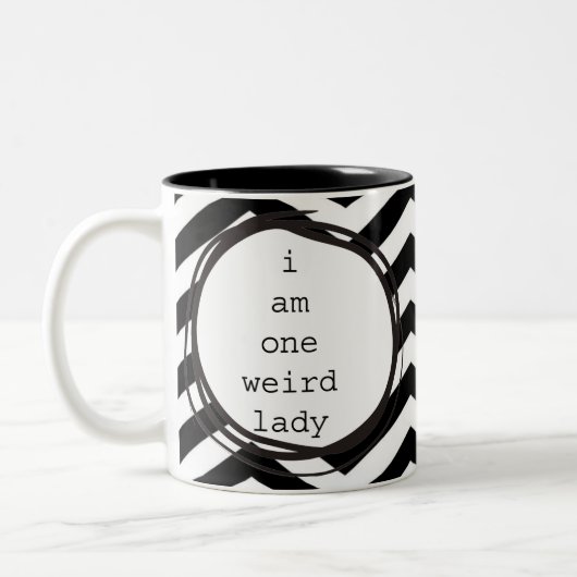 私は1人の風変わりな女性です ツートーンマグカップ (左)