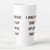 私は1日のマグカップのコーヒーを飲むだけカスタムだ カフェラテマグ (正面)
