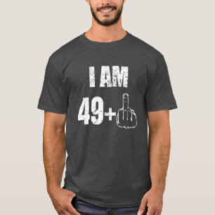 私は1枚のおもしろいな第50誕生日メンズワイシャツ67と49才です Tシャツ