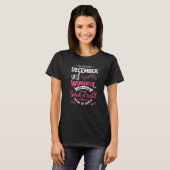 私は12月の女の子の誕生日ではない Tシャツ (正面フル)