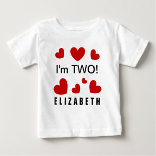 私は2つのかわいい赤いハートの名前をカスタムするの2歳児です ベビーTシャツ