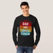 私は2つのタイトルのパパとコンピュータの技術者を持っている Tシャツ (正面フル)
