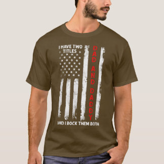 私は2つのタイトルのパパとパパの男性アメリカ国旗を持っている Tシャツ
