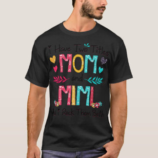 私は2つのタイトルを持っているMomとMimiと私はそれらをロックBot Tシャツ