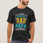 私は2つのタイトルパパとPapaを持っている私は彼らをロックBot Tシャツ (正面)