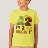 私は2歳でDiggin'It誕生日パーティグラフィック Tシャツ (正面)
