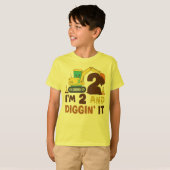 私は2歳でDiggin'It誕生日パーティグラフィック Tシャツ (正面フル)