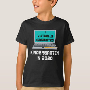 私は2020年に幼稚園を事実上卒業 Tシャツ