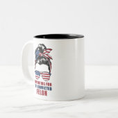私は2024年有罪判決を受けたフェロン・プロトランプの投票をしている ツートーンマグカップ (正面左)