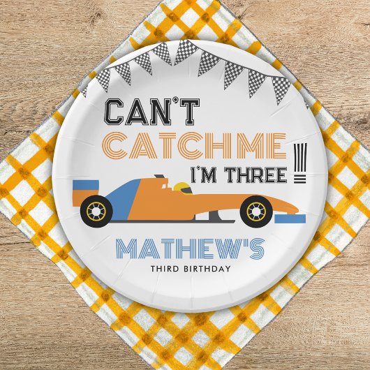 私は3つのレースカーの3番目の誕生日である私をキャッチできない ペーパープレート