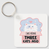 私は3年前は普通の猫だった キーホルダー (正面)