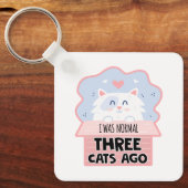 私は3年前は普通の猫だった キーホルダー (正面)