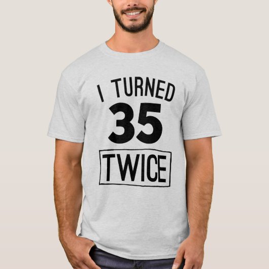 私は35おもしろいな第70誕生日の1948年のワイシャツを二度回しました Tシャツ (正面)