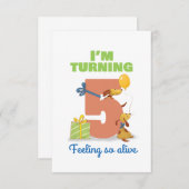 私は5つのハッピーバースデーカードを子供へ回しています 出欠カード (正面/裏面)