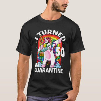私は50を検疫中Unicorn 50th Bir Tシャツ