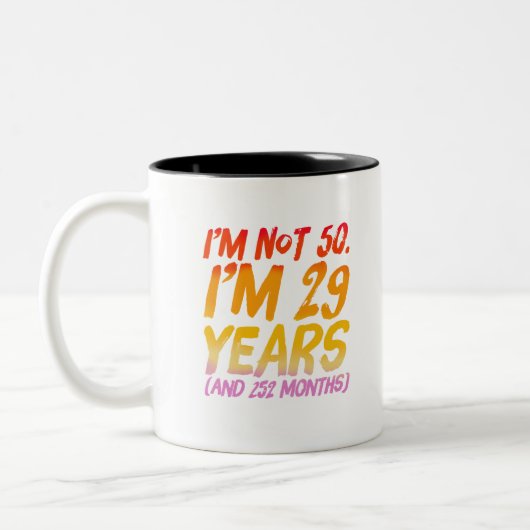 私は50歳じゃない29歳252カ月 ツートーンマグカップ (左)