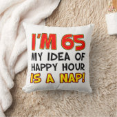 私は65ハッピーアワーは昼寝のギャグギフト装飾用クッション クッション (ブランケット)