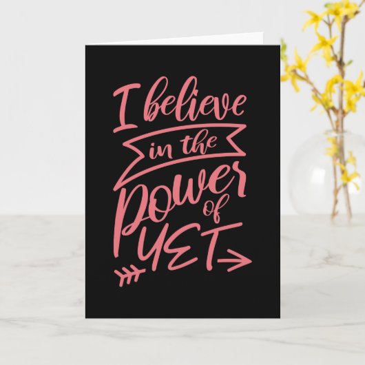 私は「まだ」の力信じる教師の名言 カード (黄色い花)