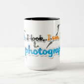 私は、私見ます、私見ます、私ストップ、私撮影しますデザインを歩きます マグカップ (中央)