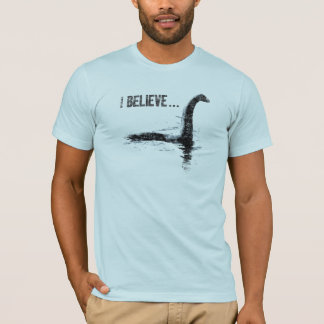 私は… Nessieの伝説を信じます Tシャツ