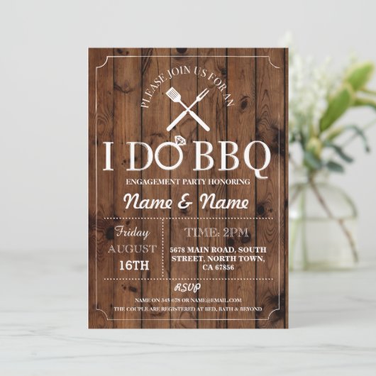 私はBBQのカップルのシャワーの婚約の木製の招待をします 招待状 (スタンド正面)