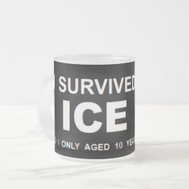 私はICEを生き延びた フロストグラスマグカップ