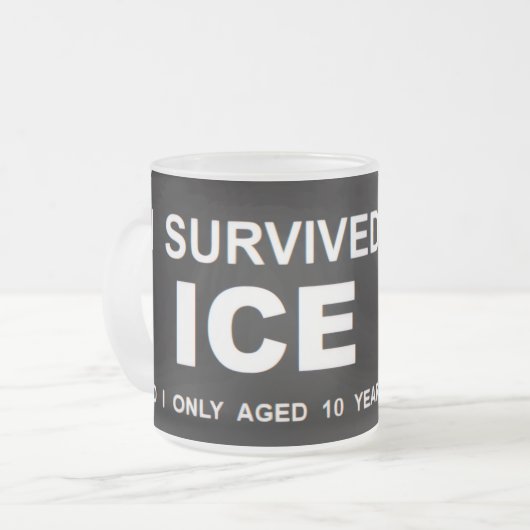 私はICEを生き延びた  フロストグラスマグカップ (正面左)