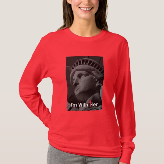 私はlongsleeveのティー彼女の自由の女神とあります tシャツ (正面)