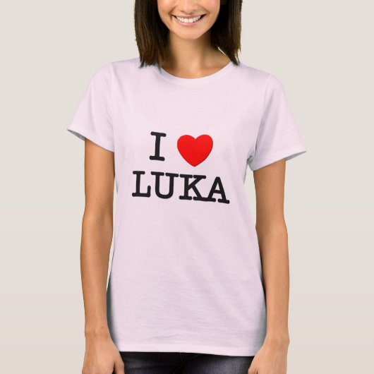 私はLukaを愛します Tシャツ (正面)