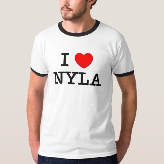 私はNylaを愛します Tシャツ (正面)